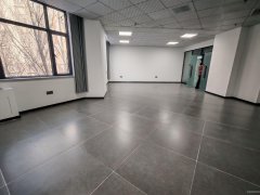 C11415阜康市迎宾路康宁西苑小区400平写字楼出租