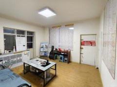 C11424位于昌吉市建设路小吃街临街彩票店转让