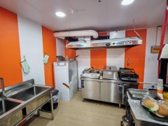 C11428万达金街2期100平餐厅转让