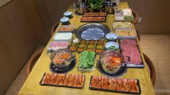 C11433位于五家渠水岸香居小区门口临街餐饮店低价急转