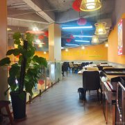 C11439位于昌吉乌伊路与北京路营业中火锅店转让