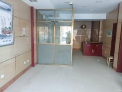 C11440位于阜康市元森国际北门临街商铺出租