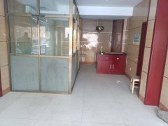 C11440位于阜康市元森国际北门临街商铺出租