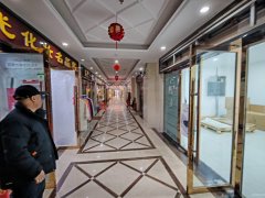 C11452呼图壁皇城1号128平旺铺转让