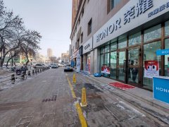 C11452呼图壁皇城1号128平旺铺转让