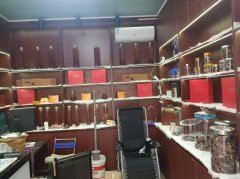 C11454位于乌市红山市场门口商铺转让