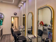 C11457友好商圈理发店转让