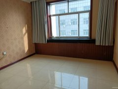 C11458位于昌吉市建设路临街商铺出租