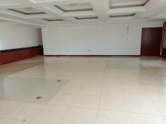 C11458位于昌吉市建设路临街商铺出租