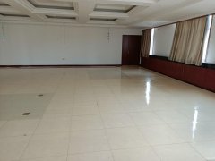 C11458位于昌吉市建设路临街商铺出租