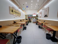 C11484尚品汇美食街60平餐厅转让