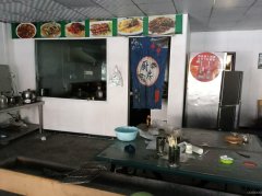 C11493位于米东区白杨河工业园区附近餐饮店超市转让