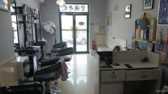 C11500昌吉绿州南路新加坡花园大门口精装美发店1.8万转