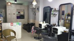 C11500昌吉绿州南路新加坡花园大门口精装美发店1.8万转
