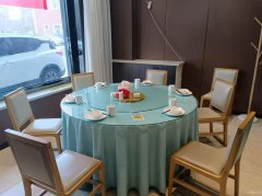 C11501伊宁市上海城营业中精装修餐饮店转让