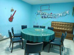 C11510位于五家渠102团工业园区餐厅店转让