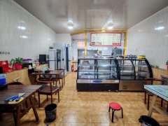 C11514卡子湾水泥厂小区52平小吃店转让