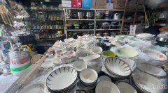 C11516位于昌吉亚中创智城日杂街巷口营业中厨具店铺转让