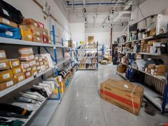 C11525五一农场86平韵达快递转让