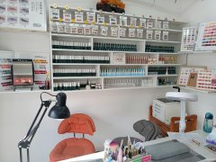 C11607位于昌吉市亚中商圈经营中美甲美睫低价急转