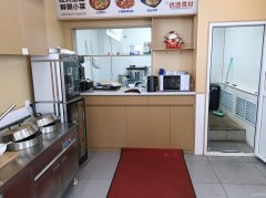 C11608位于昌吉市商城路亚中商圈经营中店铺空店转让