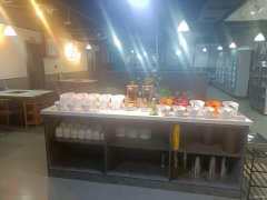 C11618位于奇台县华东新街附近经营中火锅店转让