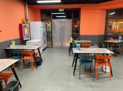 C11634位于乌市红光山中海九号天地商业街品牌快餐店转让