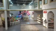 C11646位于昌吉中山路商务广场小饭桌加游乐基