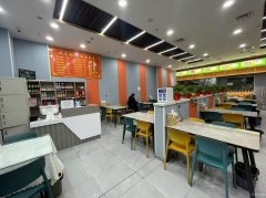 C11647位于乌市九鼎市场附近餐厅转让