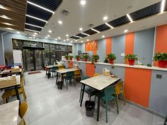 C11647位于乌市九鼎市场附近餐厅转让