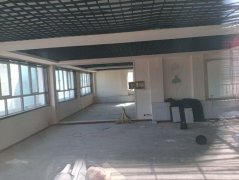 C11672位于阜康步行街法莱仕楼上三层商铺出租