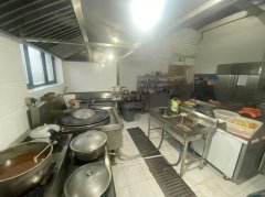 C11674位于乌市西山科信学院档口转让