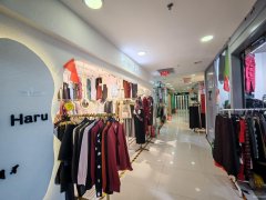 C11707汇丰女装批发商场28平服装店转让
