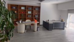 C11719品牌南贵坊昌吉市绿州北路临街营业中转让