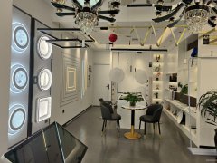 C11744新华凌南区国际家居广场灯具店低价转让