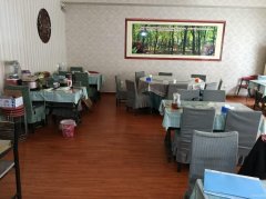 C11755位于昌吉市水木融城北门临街餐饮店转让