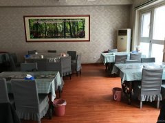 C11755位于昌吉市水木融城北门临街餐饮店转让