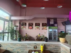 C11759位于阿勒泰市东风路蓝湾美食街餐厅转让