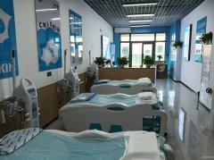 C11344位于阜康市网红街二楼商铺低价急转