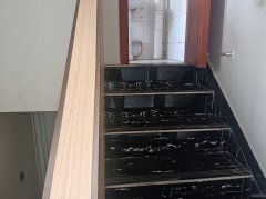 C11778位于昌吉城建步行街品牌快餐店转让