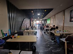 C11808北园春泽普街74平餐厅转让