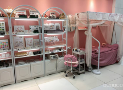 C11821位于五家渠市汇嘉商场超市入口二楼空店急转