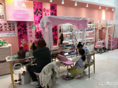 C11821位于五家渠市汇嘉商场超市入口二楼空店急转