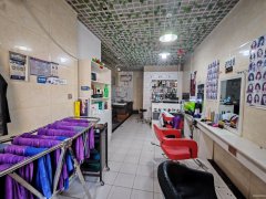 C11824阜康公园6号37平美发店转让