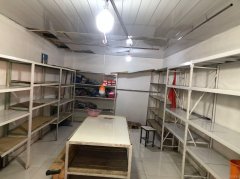 C11835商铺出租 昌吉市亚中市场商业圈3号大厅楼下商铺