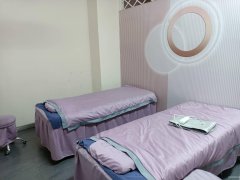 C11840位于昌吉市宁边东路海棠一号院临街三楼店面转让