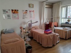 C11843昌吉市建设路艺园小区大门口沿街美容养生店转让