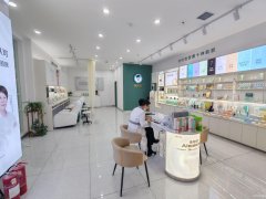 C11853百鸟湖奥特莱斯87平美容院转让