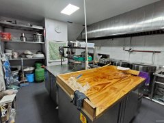 C11859万盛大街山语景翠经营中清餐厅转让