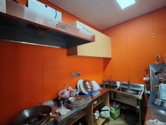 C11869科学一街翰乐轩商业街35平小吃店转让